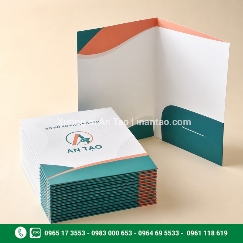 Mẫu in folder số lượng ít cho doanh nghiệp In folder số lượng ít với chồng thành phẩm thiết kế xanh cam